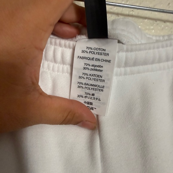 Vuori Women's Sedona Straight Leg Sweatpant White Track Pants size medium - Picture 11 of 13